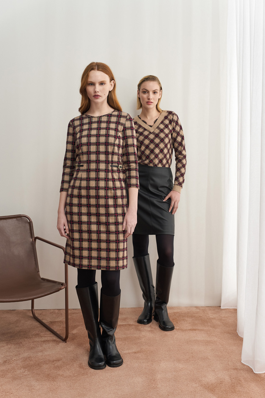 Tartan blouse Ve with lace detail - Image 2