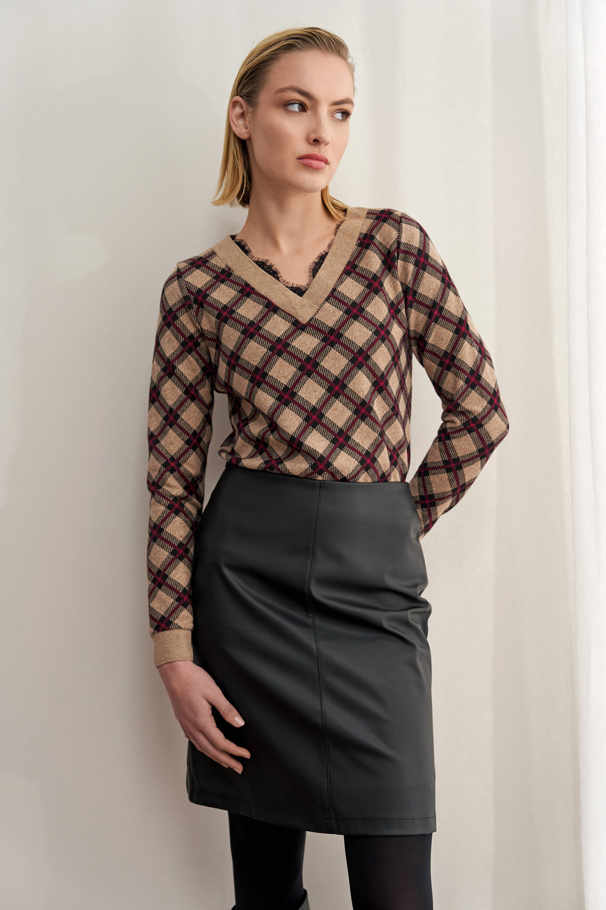 Tartan blouse Ve with lace detail - Image 4