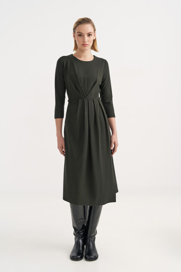 Φόρεμα με πιέτες εμπρός