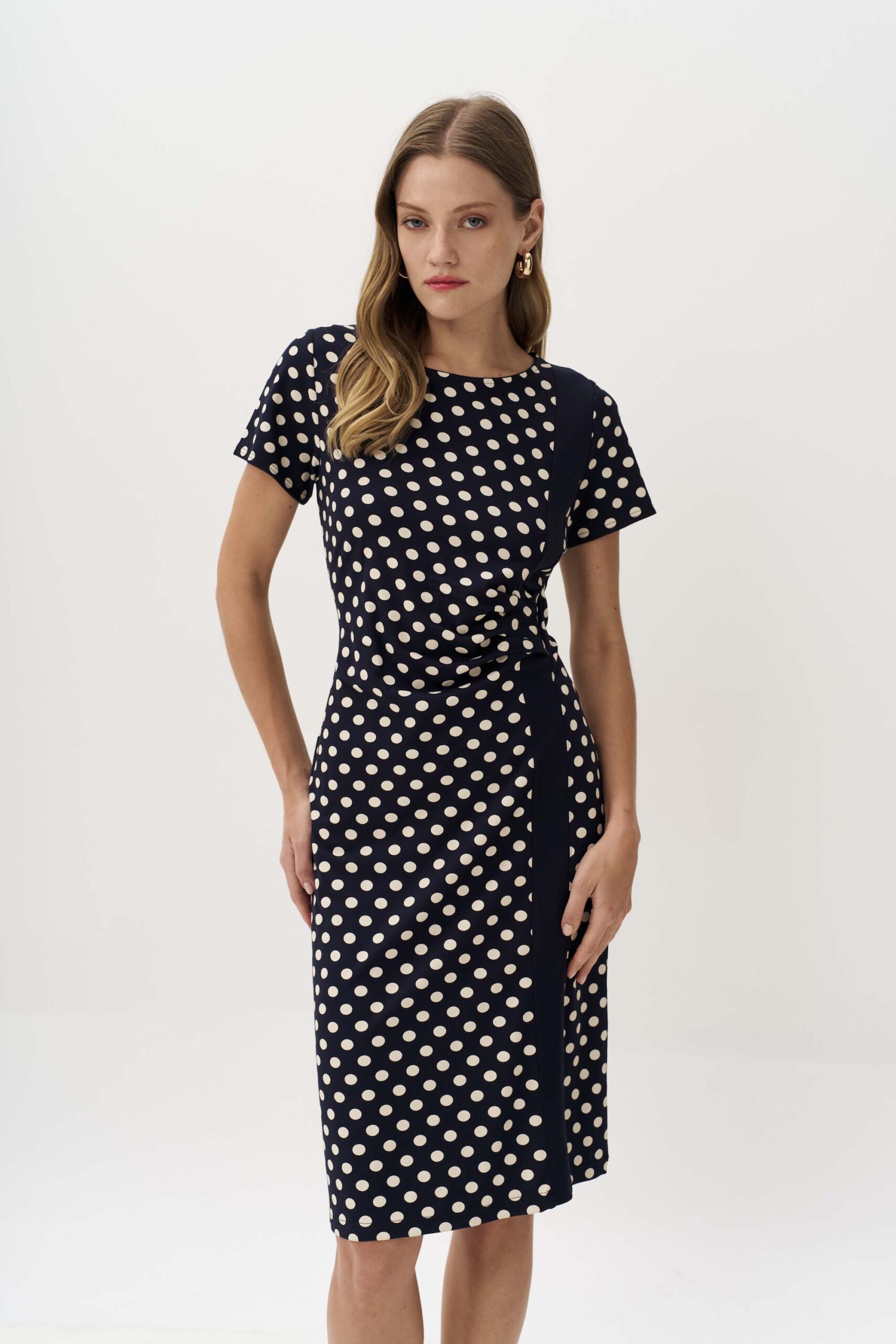 Polka dot dress with contrast stripe - Image 5