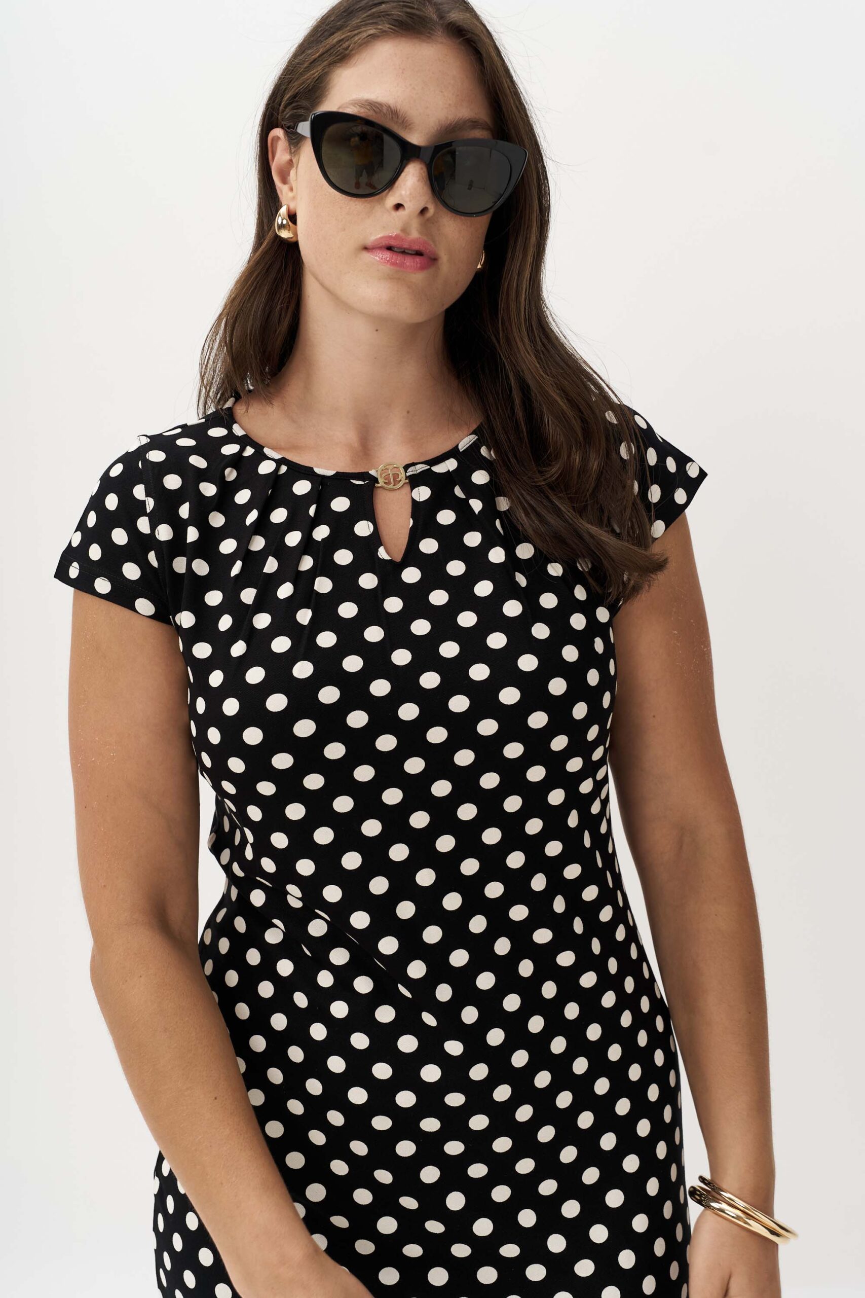 Φόρεμα πουά με πιετάκι στη λαιμουδιά - Image 3