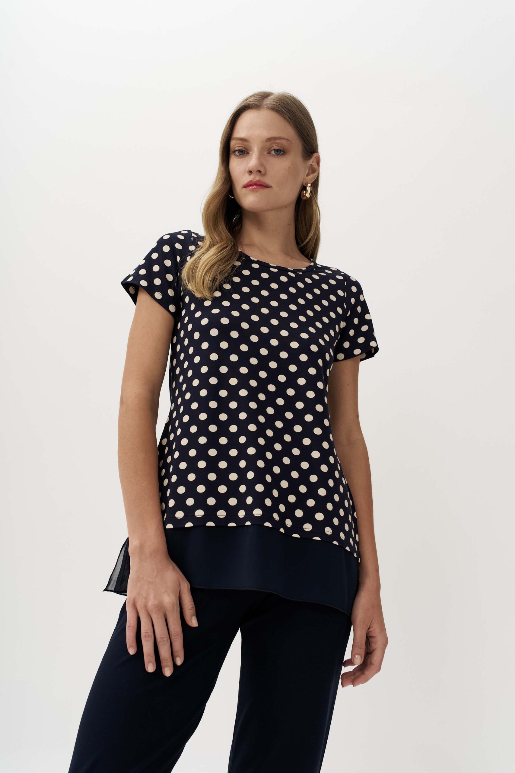 Άνετη μπλούζα με τελείωμα μουσελίνα - Image 2