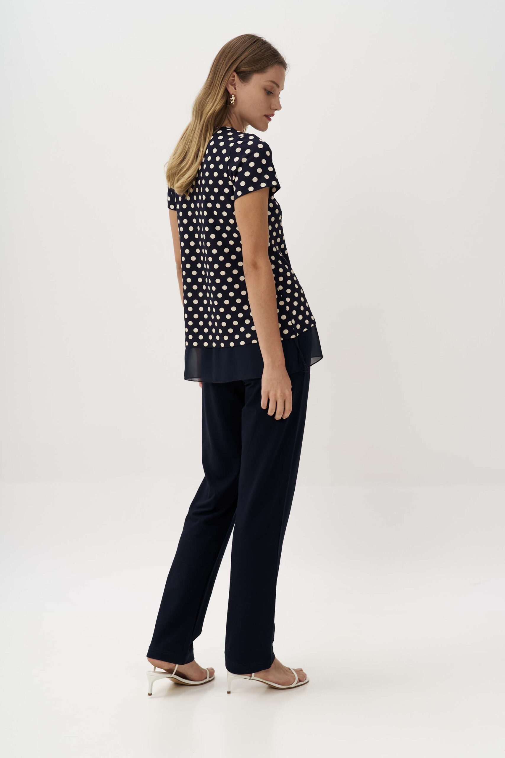 Άνετη μπλούζα με τελείωμα μουσελίνα - Image 3