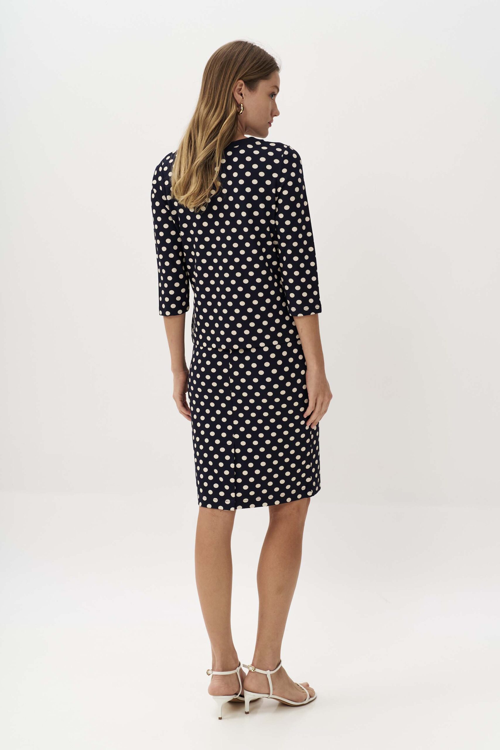 Ζακέτα πουά με contrast λεπτομέρεια - Image 4