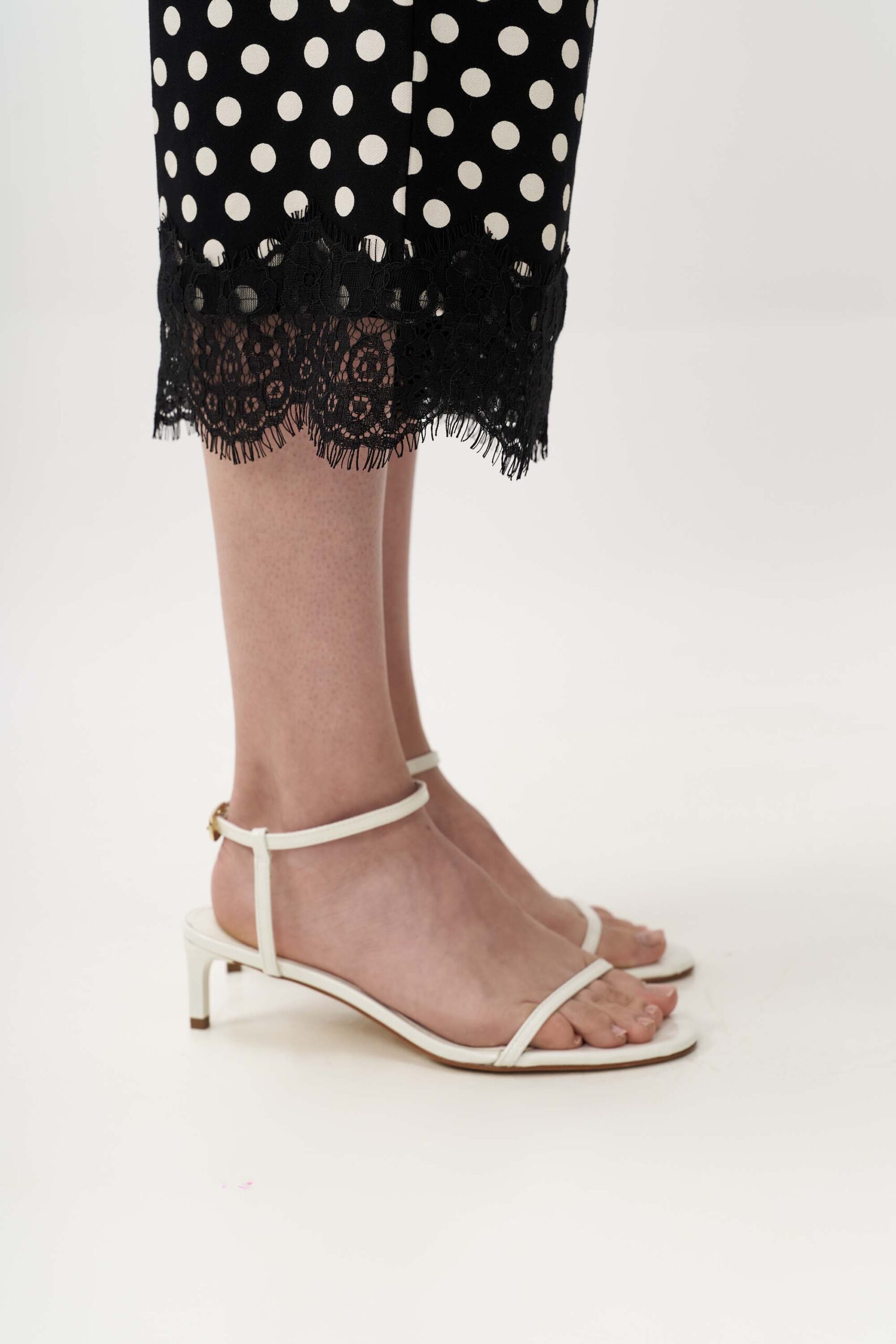 Lace zip-up panties - Image 2