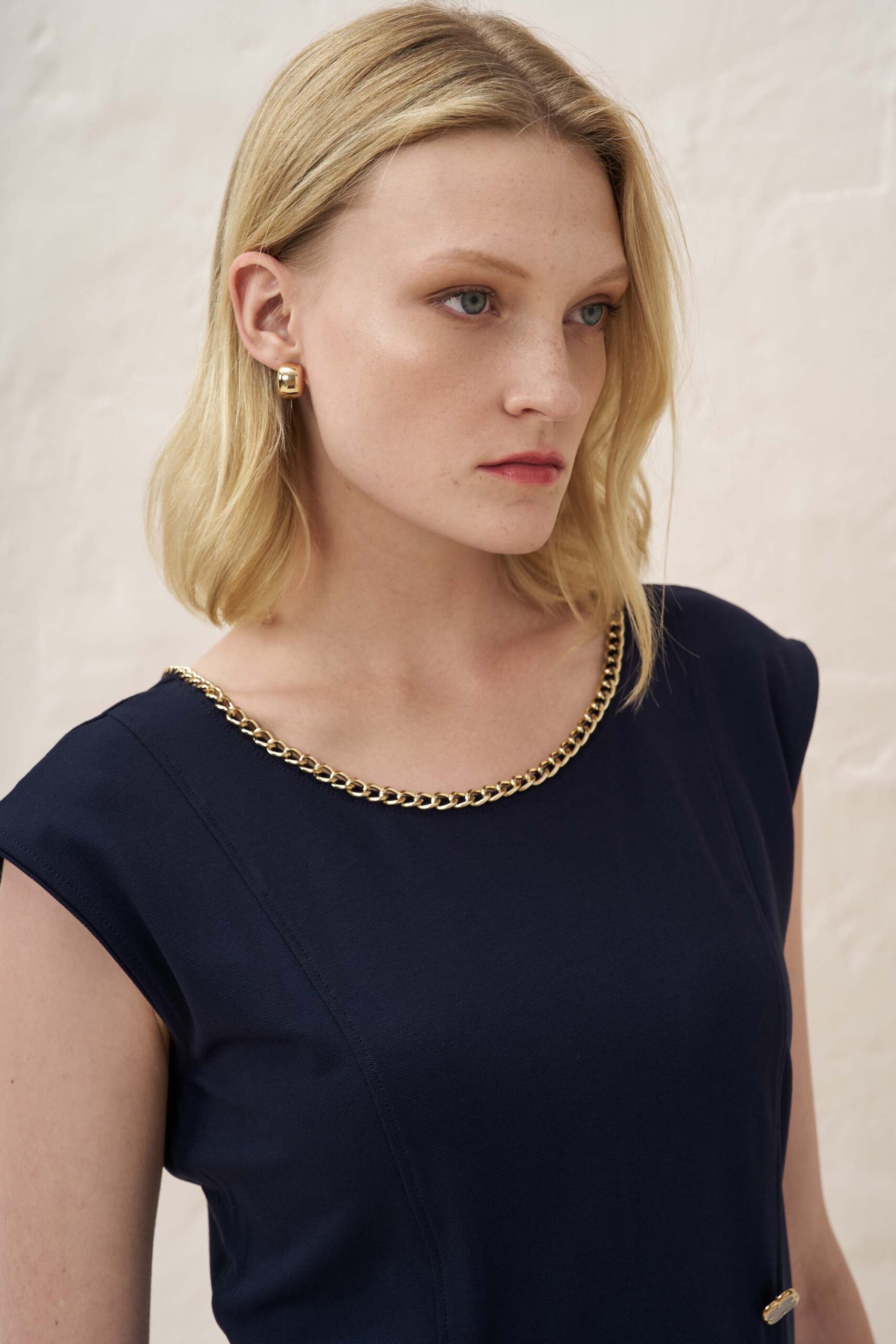 Φόρεμα με λεπτομέρεια αλυσίδας - Image 3