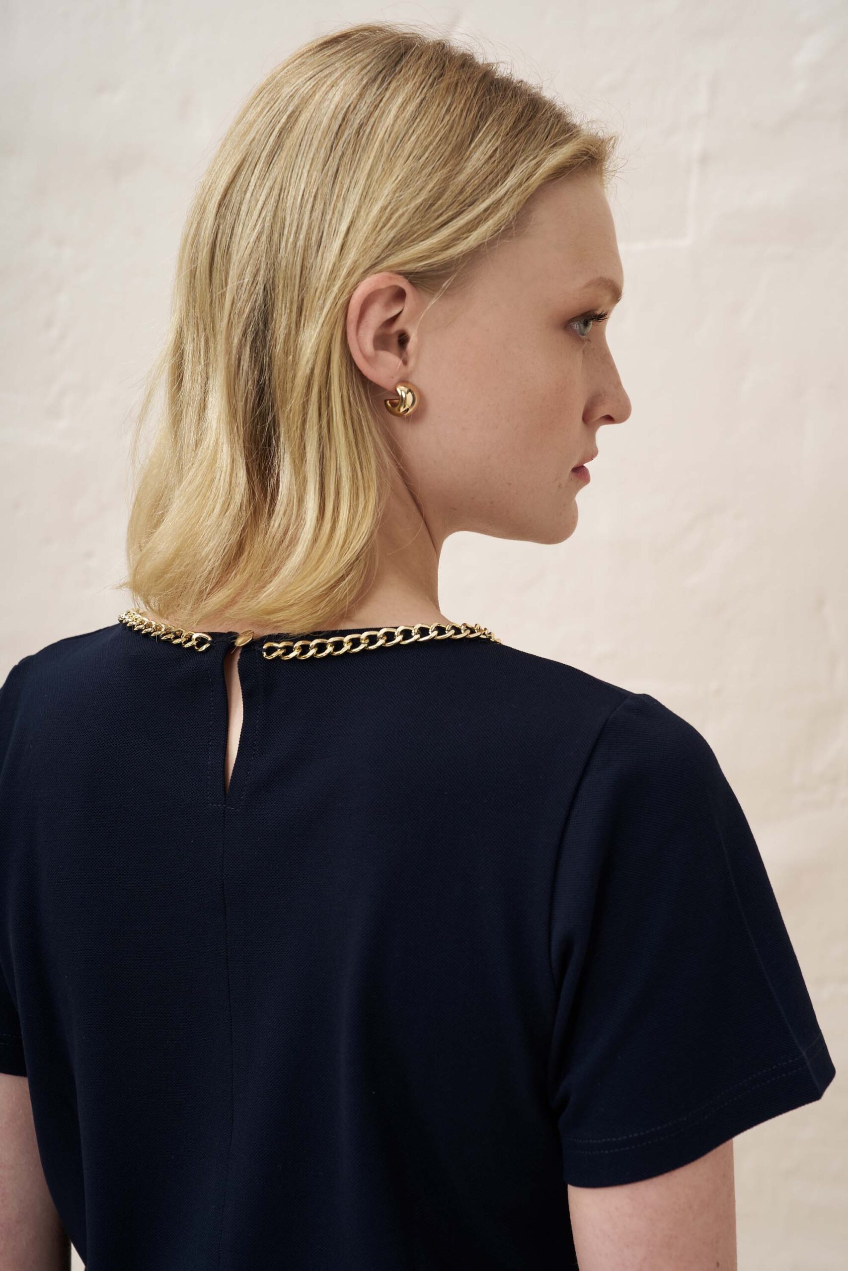 Blouse with chain at the neckline - Image 3