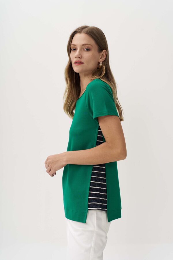 Blouse with contrasting stripe on the side