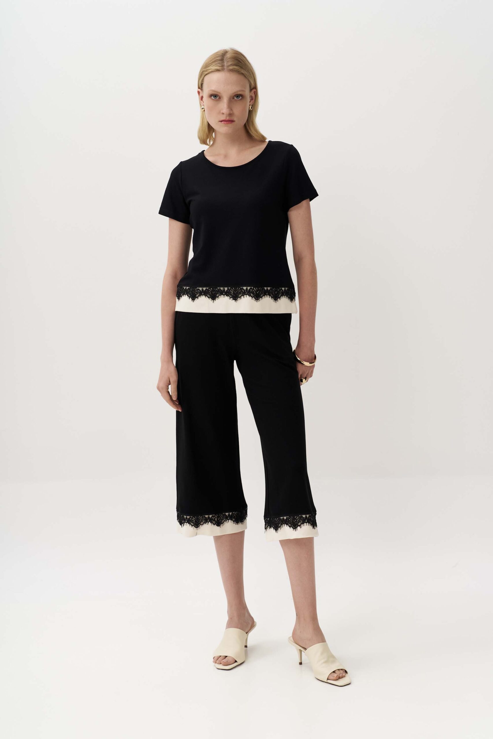 Top with contrast lace trim - Image 2